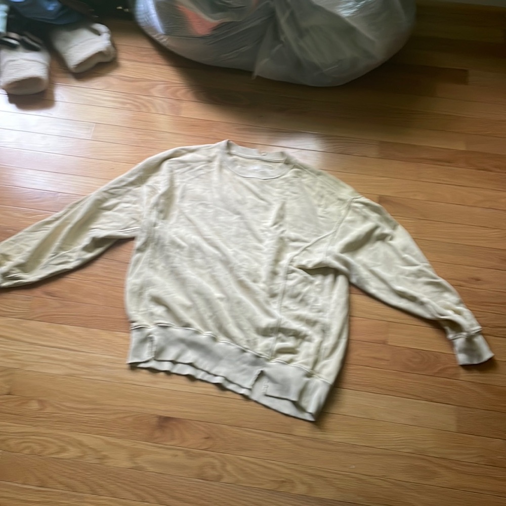 Aerie yellow sweatshirt size XXS runs VERY big